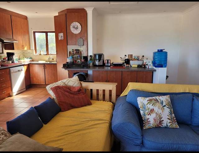 5 BEDROOM HOUSE FOR SALE IN MANABA BEACH